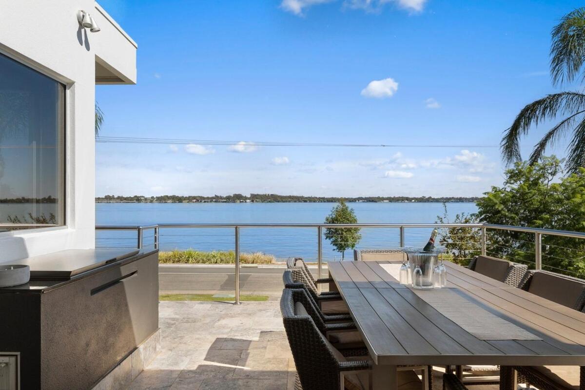 Lakehouse With Jetty & Pool Villa Yarrawonga Exterior photo